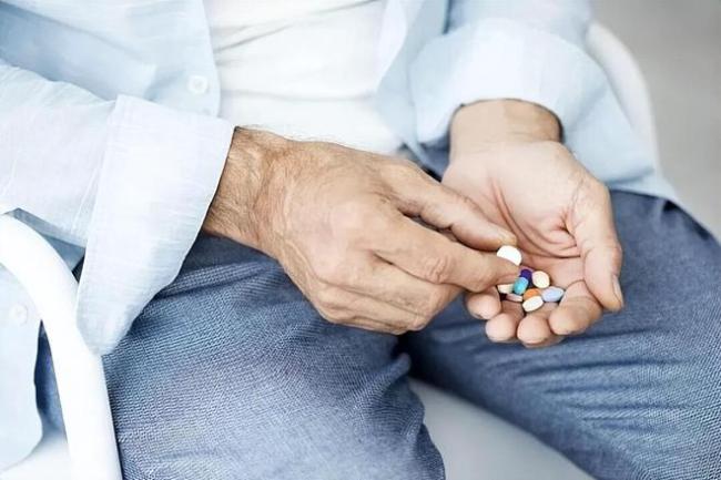 天气回暖，医师吩咐高血压患者：宁可看电视，也别松驰作念这4件事 春季血压需严慎科罚