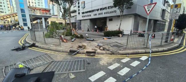 香港75岁司机疑油门当刹车撞8人 事故致多人受伤