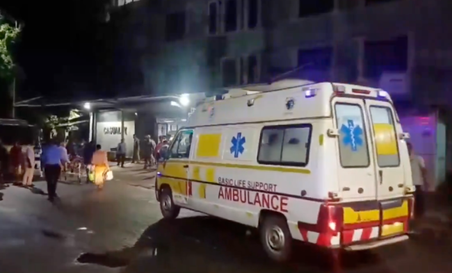 印度一医院起火致10人死亡 火灾引发司法调查