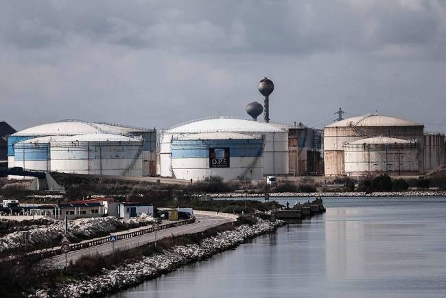 霍尔木兹困局考验各国石油储备 危机的缓冲垫