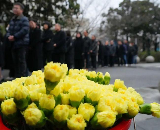 申城微雨送于漪！首届学生年近9旬，从北京坐高铁来和老师道别 师恩难忘跨越千里