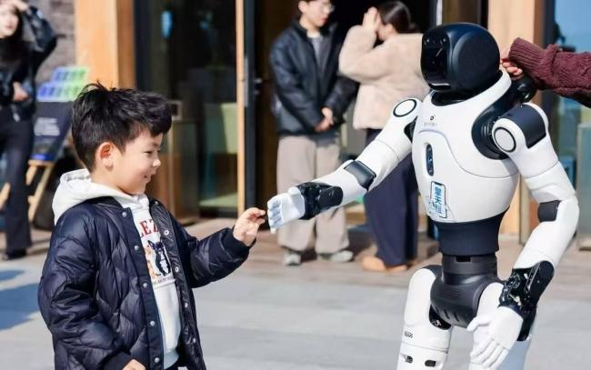 擎天租宣布获亿元级新融资，黄晓明、杜华参投 明星资本助力科技娱乐融合