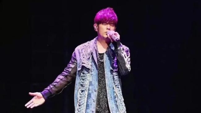 周杰伦预热新专辑 青春回忆再响起