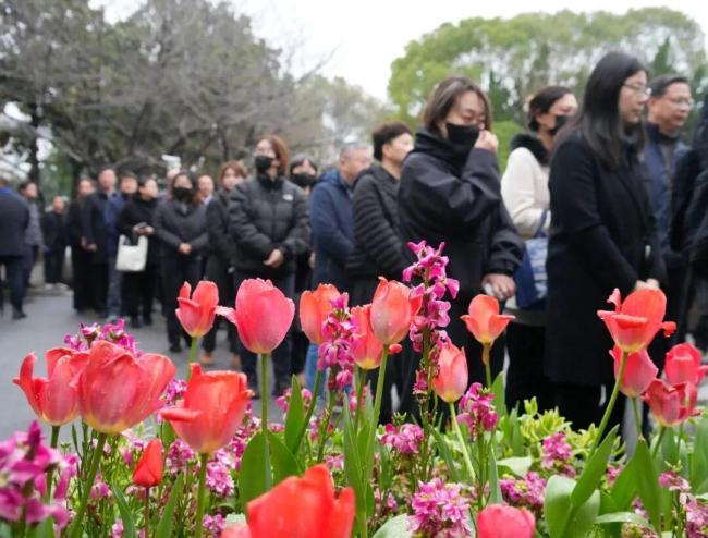 90岁学生含泪送别恩师于漪
