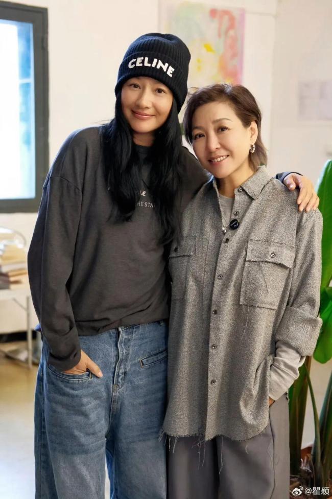 瞿颖在热搜上住着下不来！54岁瞿颖承认已婚