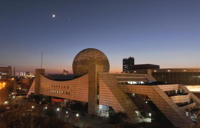 “长庚伴月”将于春分日重现天宇 共赏星月童话