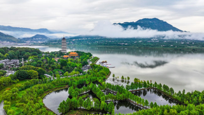 山河焕新生机涌—长江经济带绿色发展的重庆实践