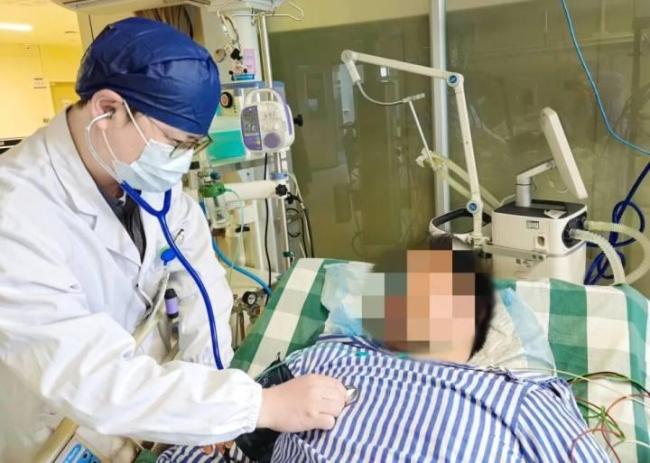 饮料当水喝19岁男生260斤进ICU