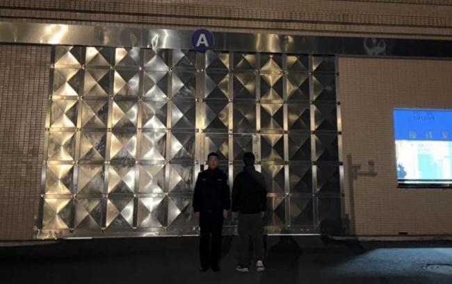 无人机运木头 牵引绳缠高压线致停电 违规操作惹祸