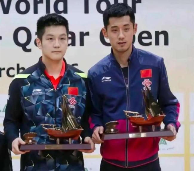 张继科直言：跟樊振东打1分五五开，七局四胜径直十零开 坦直承认差距