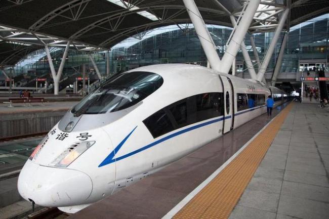 霍尔木兹海峡，熬干了中产清明五一 油价上涨引发旅游成本飙升