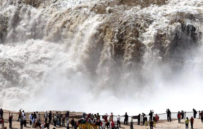 黄河壶口桃花汛来了 春日壮美画卷