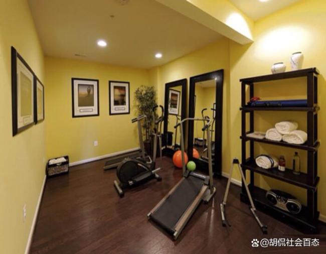 律师解读女子在私密场所全裸被看光 健身房隐私纠纷引热议