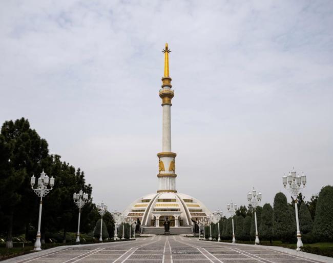 走进“白色大理石之城”阿什哈巴德 城市风光一览