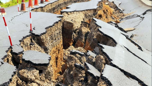 南极和太平洋同时发生6级以上地震正常吗？是巧合还是危险信号？ 板块运动下的独立事件