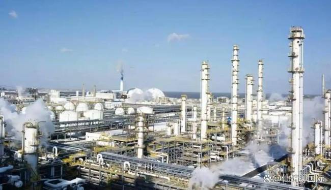 国际油价已暴涨约50% 霍尔木兹海峡关闭引发全球能源危机