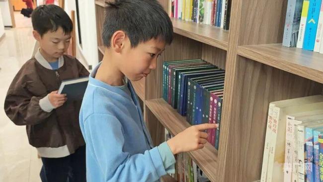 河南一物业靠免费接娃火出圈 五年暖心护送