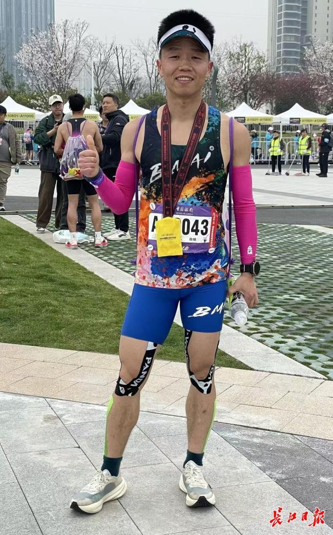 武汉马拉松选手：沿途都是掌声