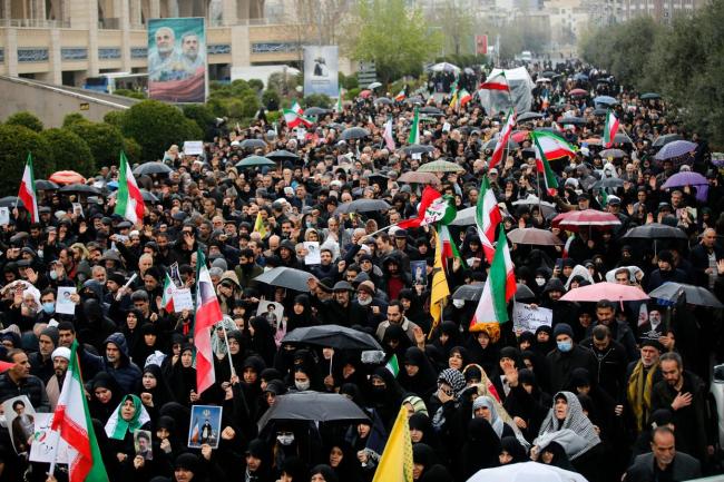 伊朗情报部长及家人遗体告别仪式举行