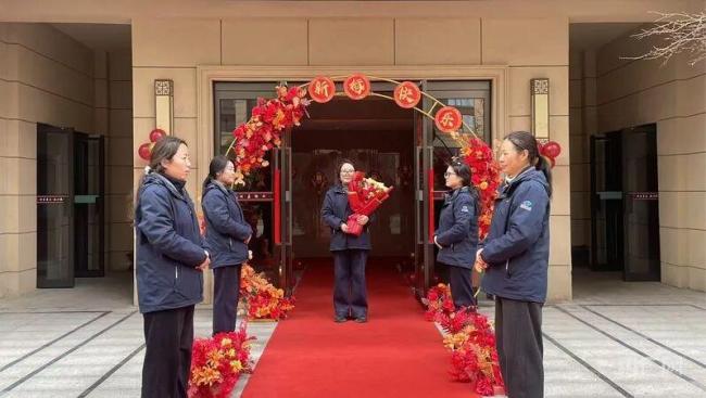 河南一物业靠免费接娃火出圈 五年暖心护送