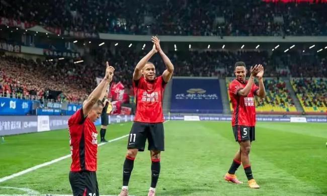 复盘重庆3-3成都：比赛精彩跌宕起伏，“川渝德比”打出中超顶级水准 攻守对决高潮迭起