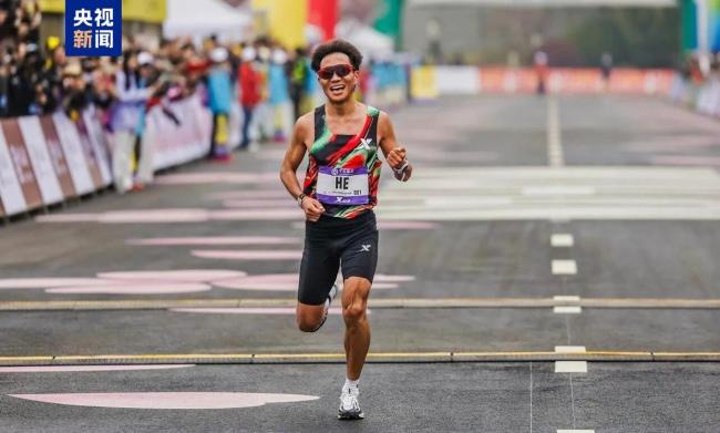 武汉马拉松两项赛会纪录被刷新 肯尼亚选手夺冠破纪录