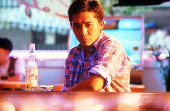 00后的酒桌真的不“登”了吗 低度人生的新选择