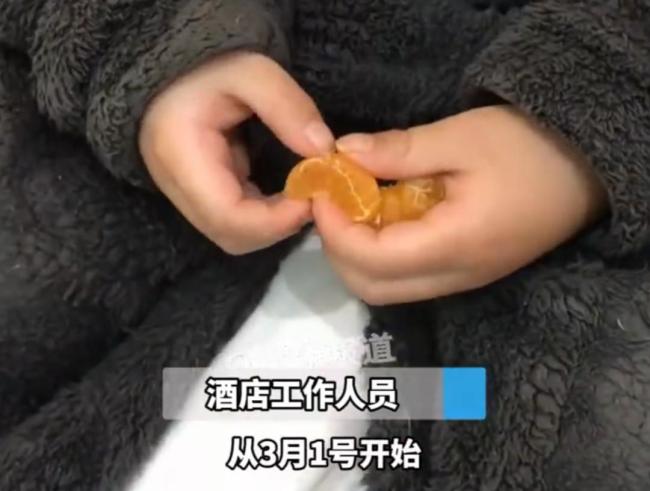 男童被妈妈丢酒店半月 多部门已介入 孩子心声令人心碎