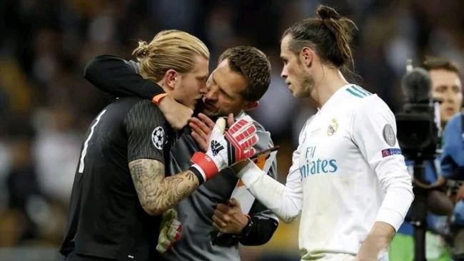 阿森纳门将低级失误坑惨全队