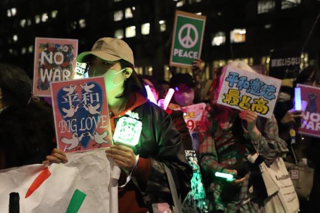 访美结束，高市早苗被批“表情夸张” 讨好姿态惹争议