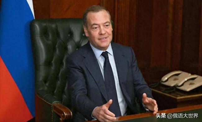 地狱笑话,俄方不准泽连斯基签投降书:希特勒当年就没有签