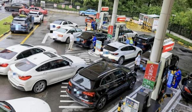调控后加满一箱油可少花40元 政府临时措施缓解油价压力