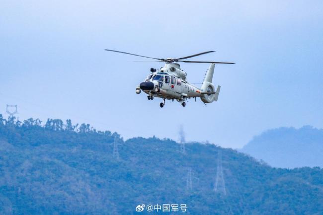 海军航空兵跨昼夜飞训大片 锤炼实战能力