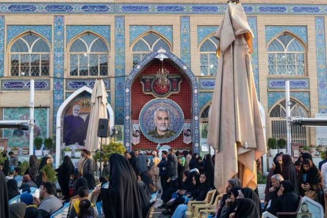 美伊血战一个月，在“殉难”中浴火抵抗的伊朗，不愿与美以谈判 战争重塑中东格局