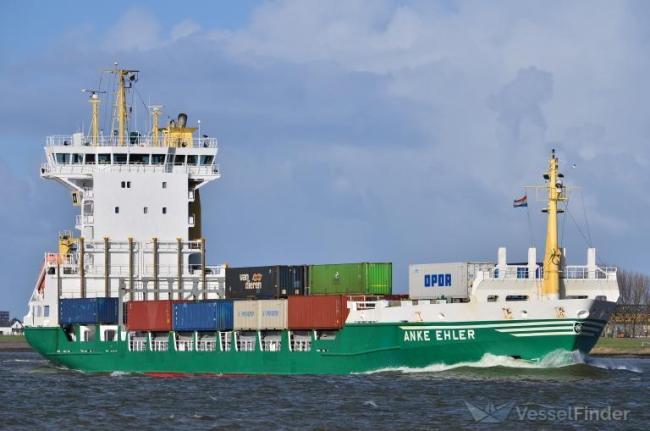 伊朗责令擅自通过霍尔木兹海峡船只返航 未获通行许可