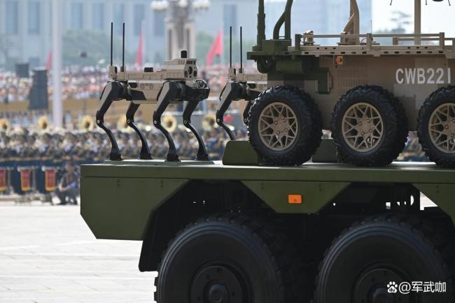 中国地面无人作战实力有多强 机器狼群震撼亮相