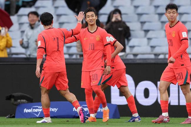 库拉索首发身价是国足2倍