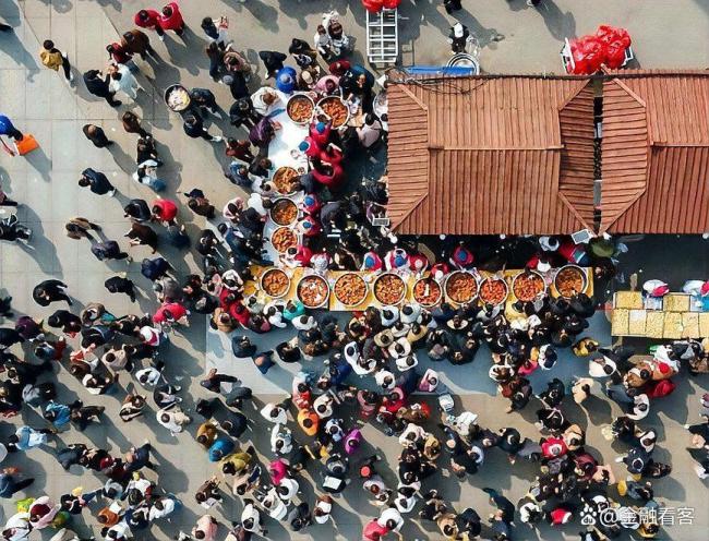 老板说投27万摆摊证没办下来