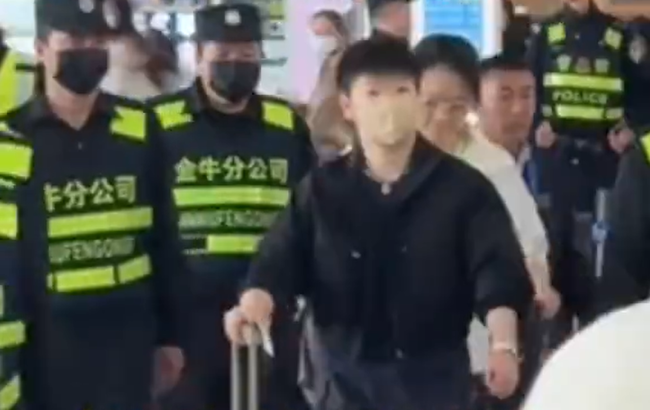 孙颖莎出发澳门世界杯 冲击三连冠