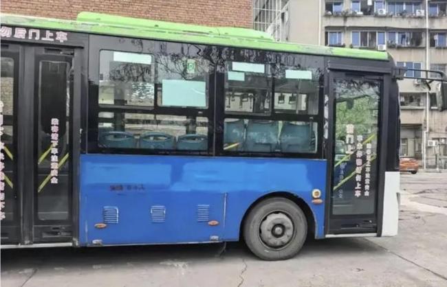 媒体:公交车身广告不是“流量”秀场 公共空间岂能随意涂抹