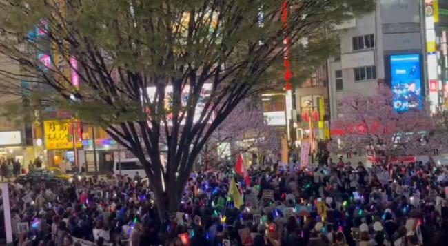 日本爆发抗议要求高市下台