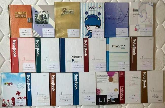 单亲爸爸20年为女儿写日记装满一箱