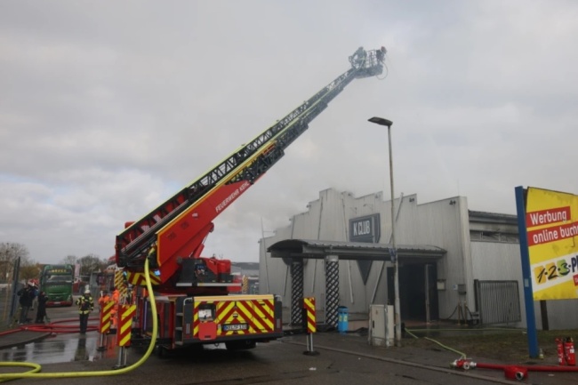 德国整夜总会发生失火