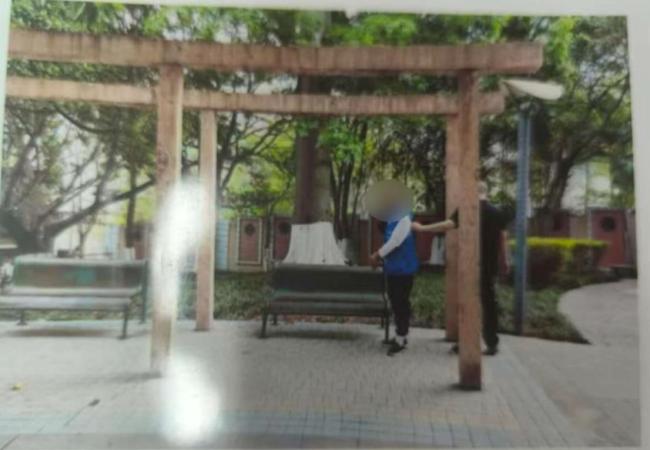 男子当街抢劫路人20元获刑 小案大惩