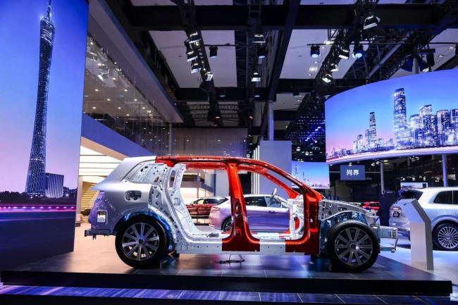 赛力斯2025净利润59.6亿 全年营收创历史新高