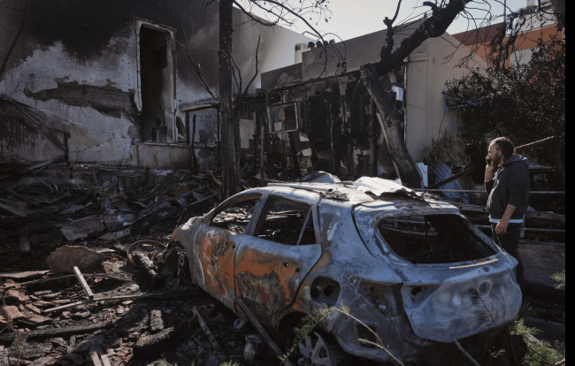 开战满月伊朗没被打趴 无赢家的持久战