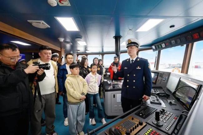 这所大学有艘海上课堂 青春远航触未来