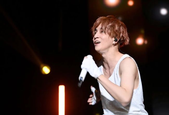 薛之谦因为下雨退票