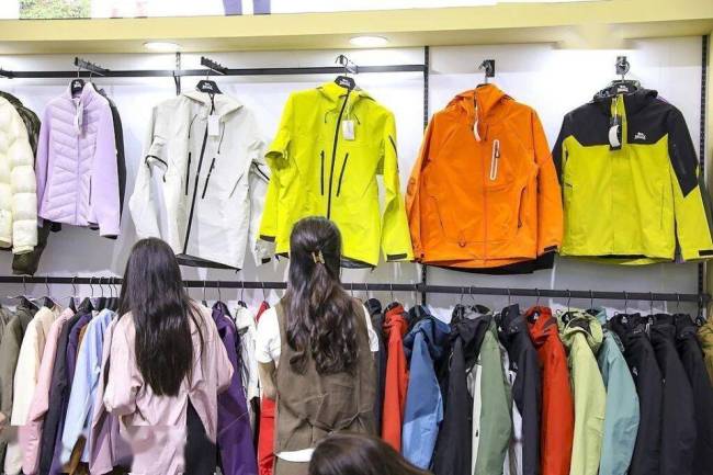 油价涨了，为什么你的奶茶和内衣都变贵了