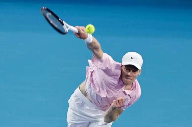 历史第1人！24岁辛纳加冕阳光双冠